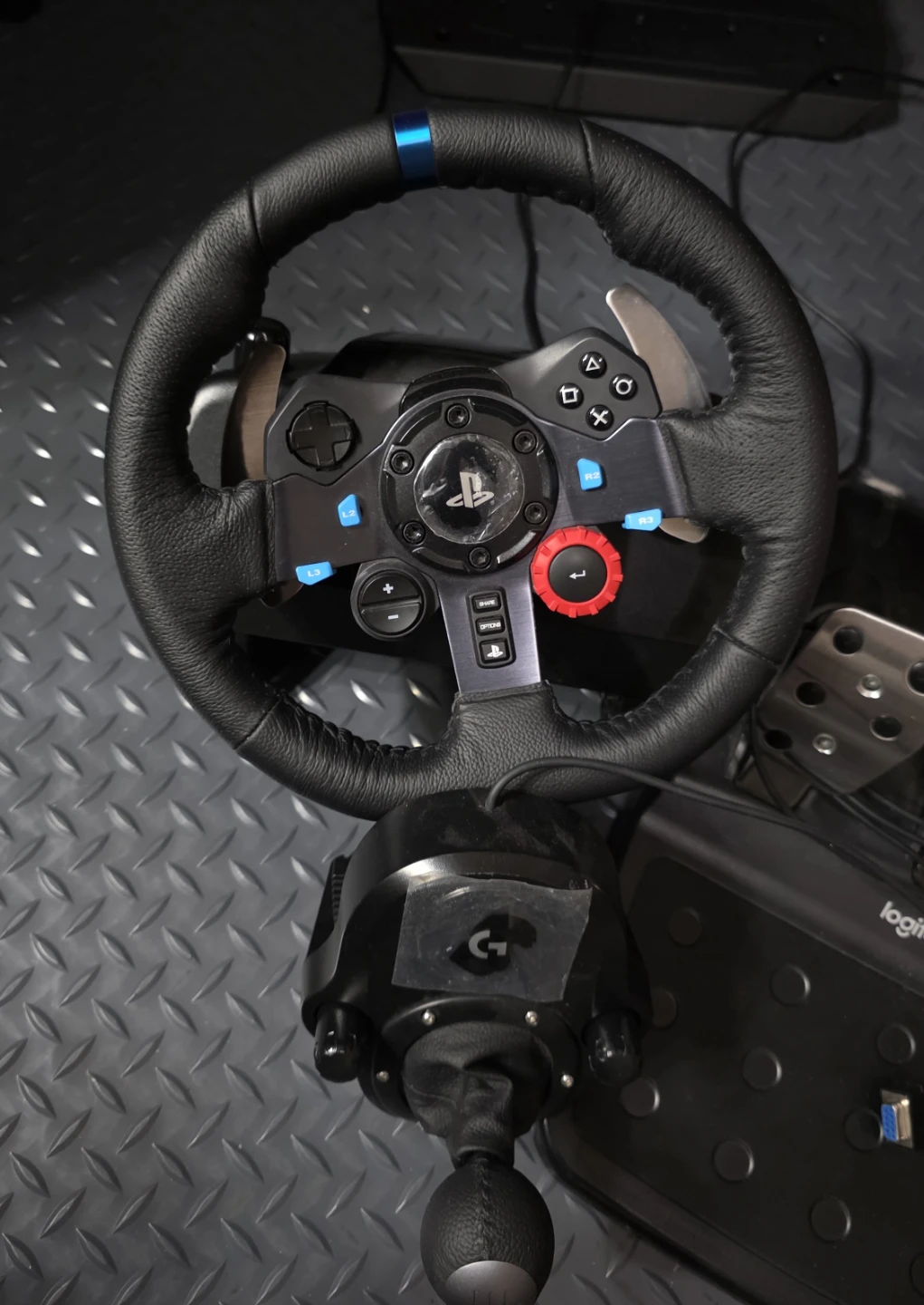 Logitech G29 Driving Force Racing Wheel, Shifter, and Pedals - photo 2