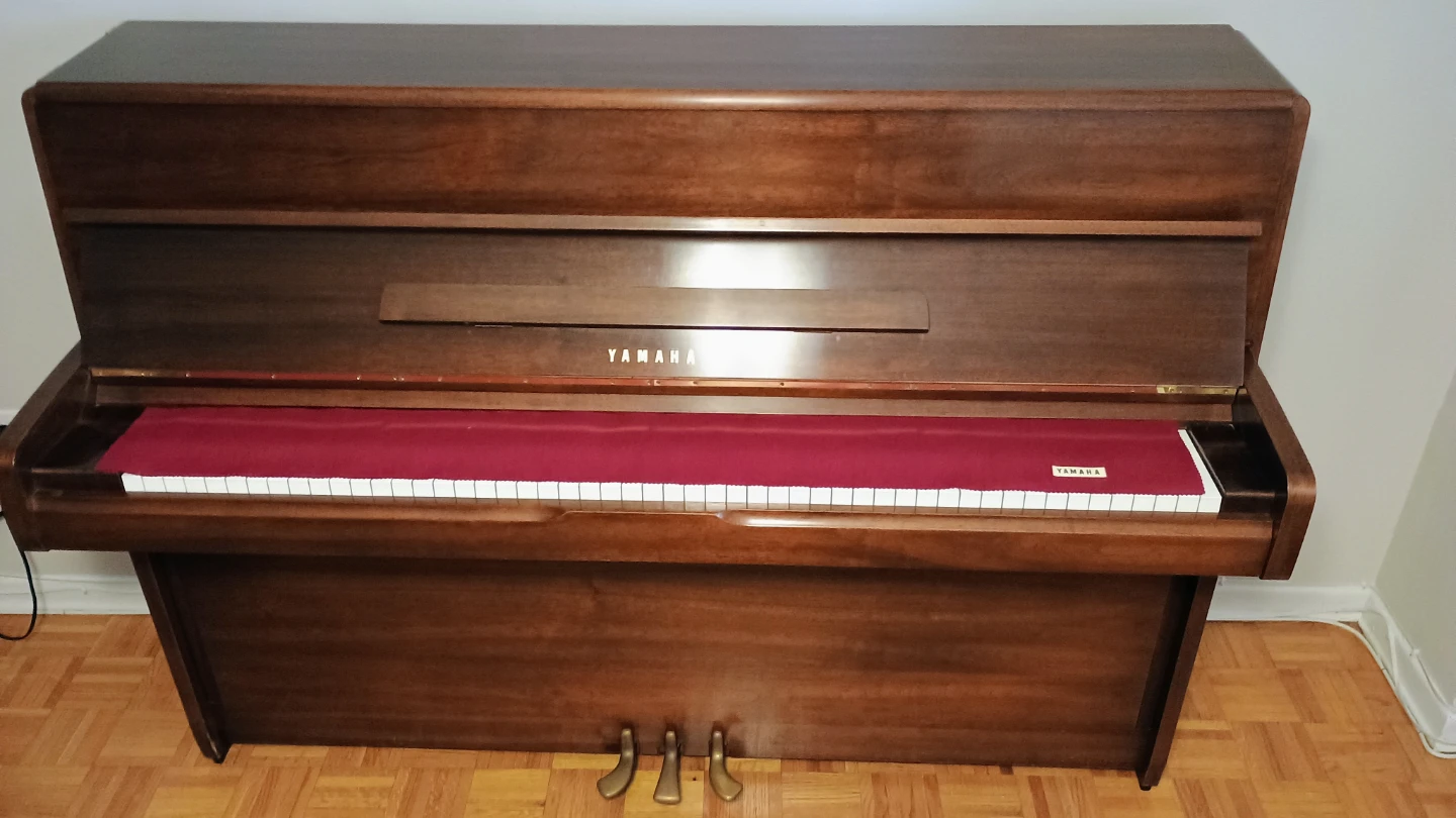 Yamaha Upright Piano - photo 2