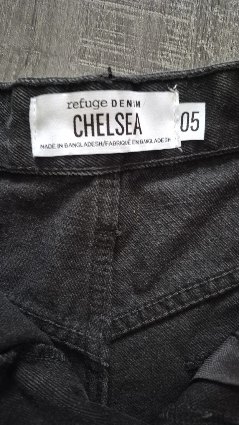 Refuge Denim Chelsea High Rise Ripped Shorts Size 05 - photo 3