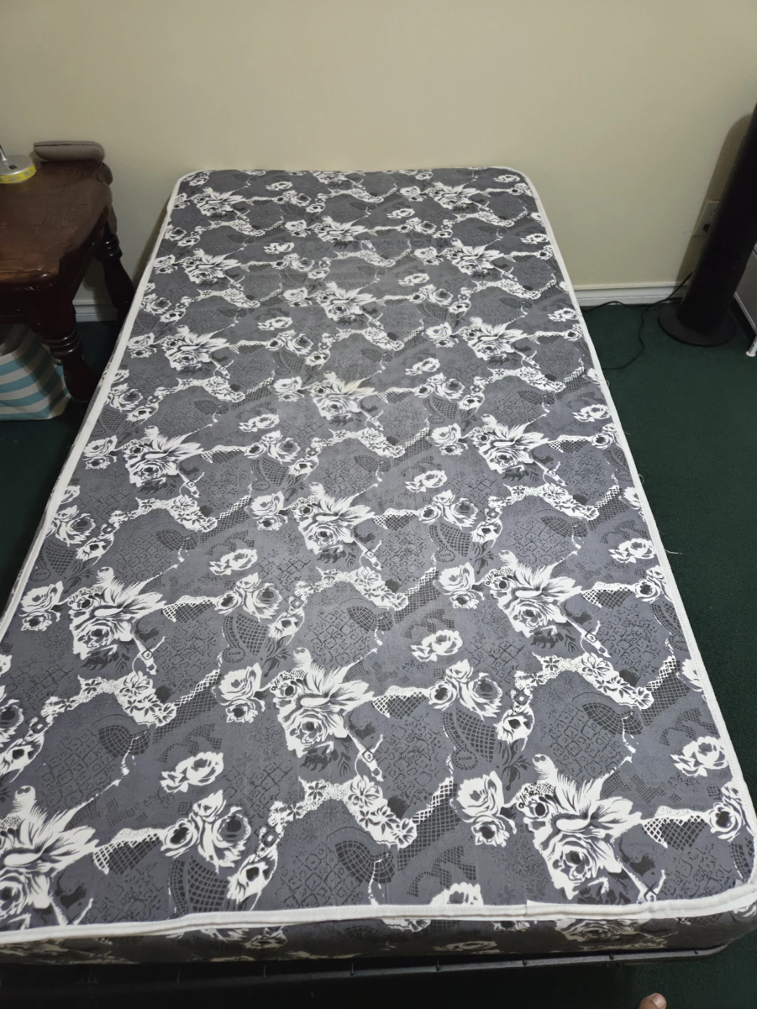 2 Single/Twin Bed Frames + Mattresses - photo 4
