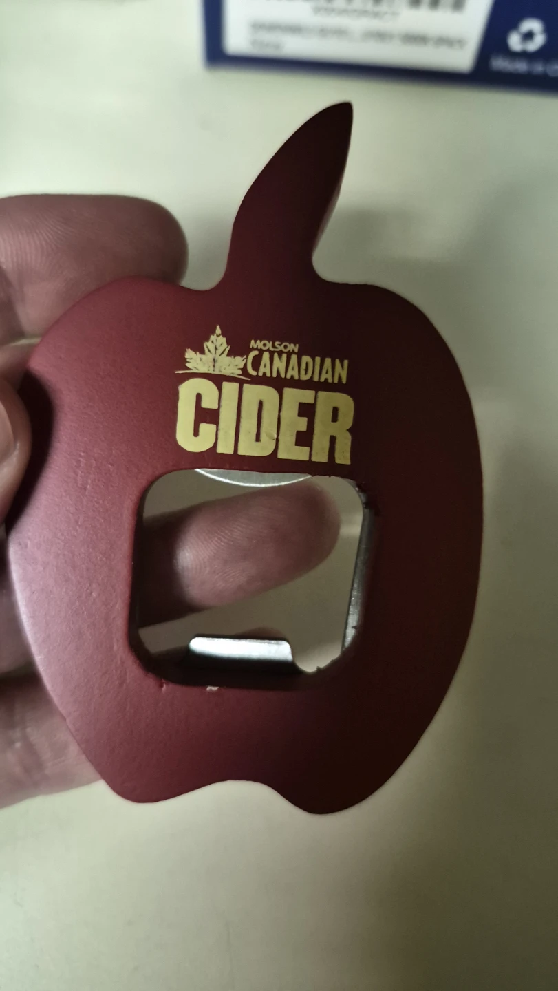 🏈Molson Canadian Cider apple-shaped bottle opener - photo 2