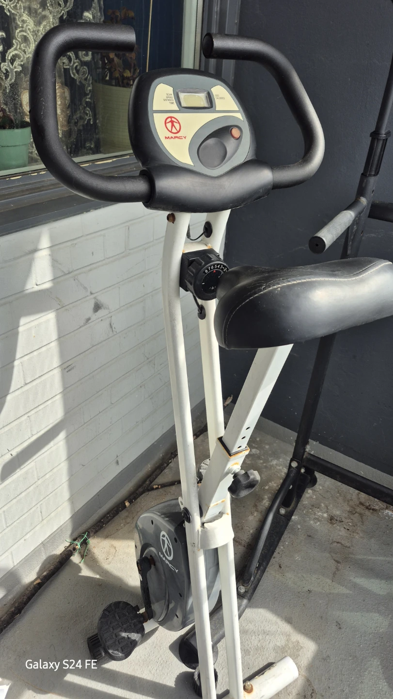 Marcy Folding Stationary Bike - photo 3