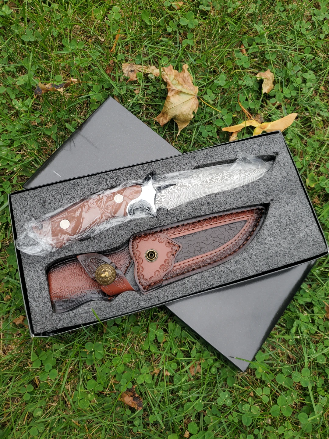 FORGED DAMASCUS HUNTING KNIFE