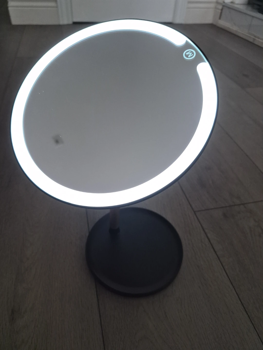 LED Illuminated Makeup Mirror - photo 2
