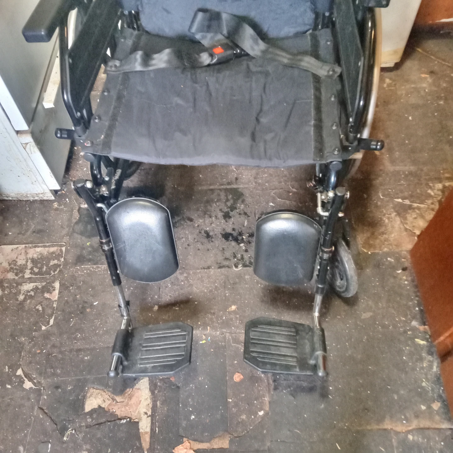 Standard Manual Wheelchair with Leg Rests - photo 4