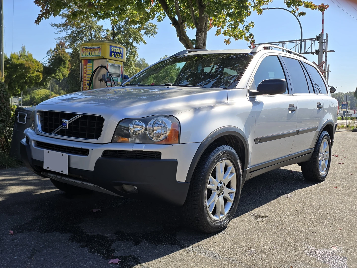 Silver Volvo XC90 T6 AWD - photo 2