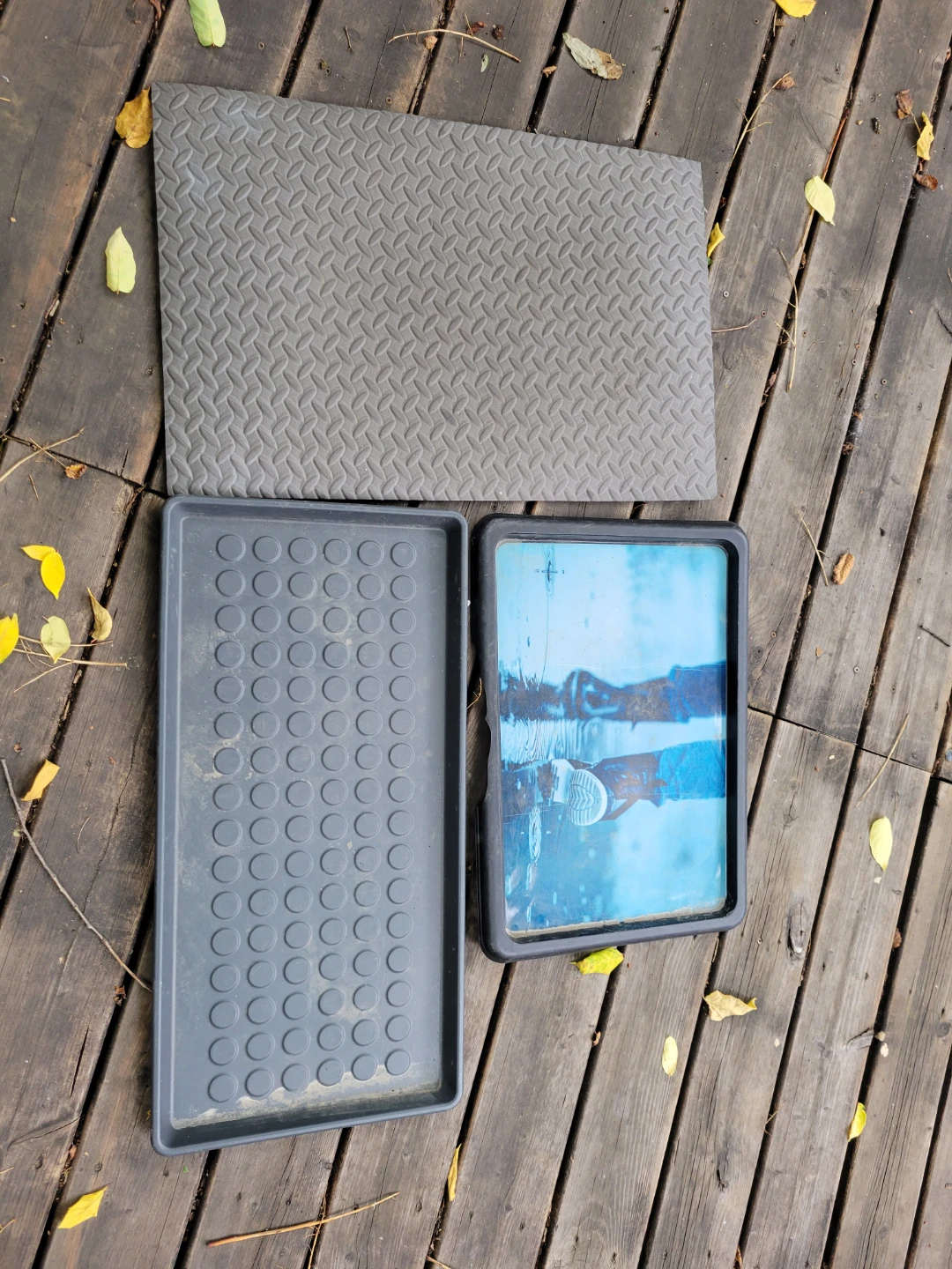 Set of two boot trays and foam floor mat