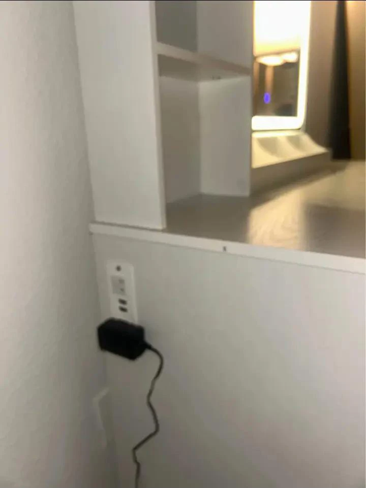 White Vanity Table with LED Mirror and Stool - photo 5