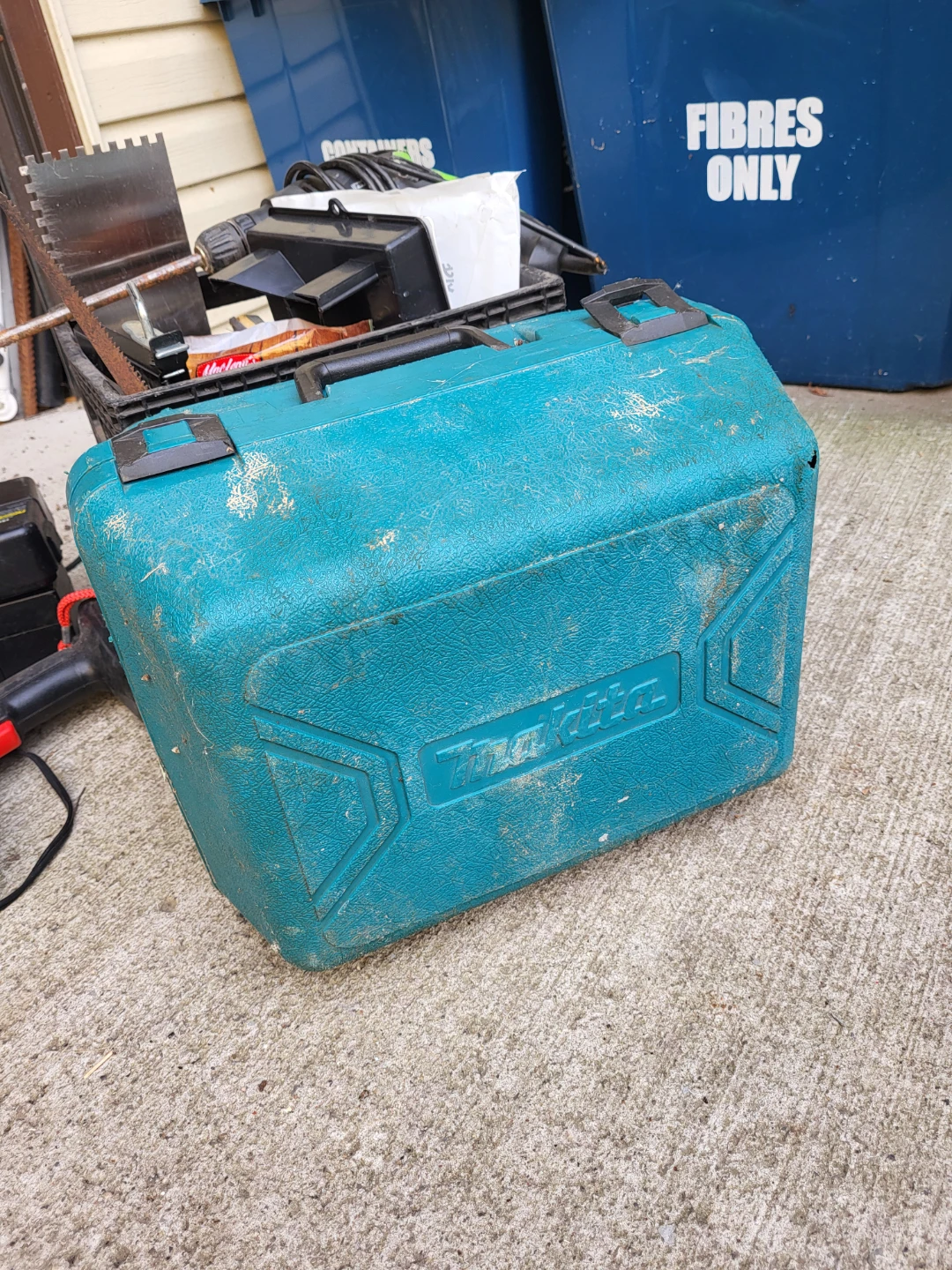 Makita Circular Saw with 2 new blades - photo 2
