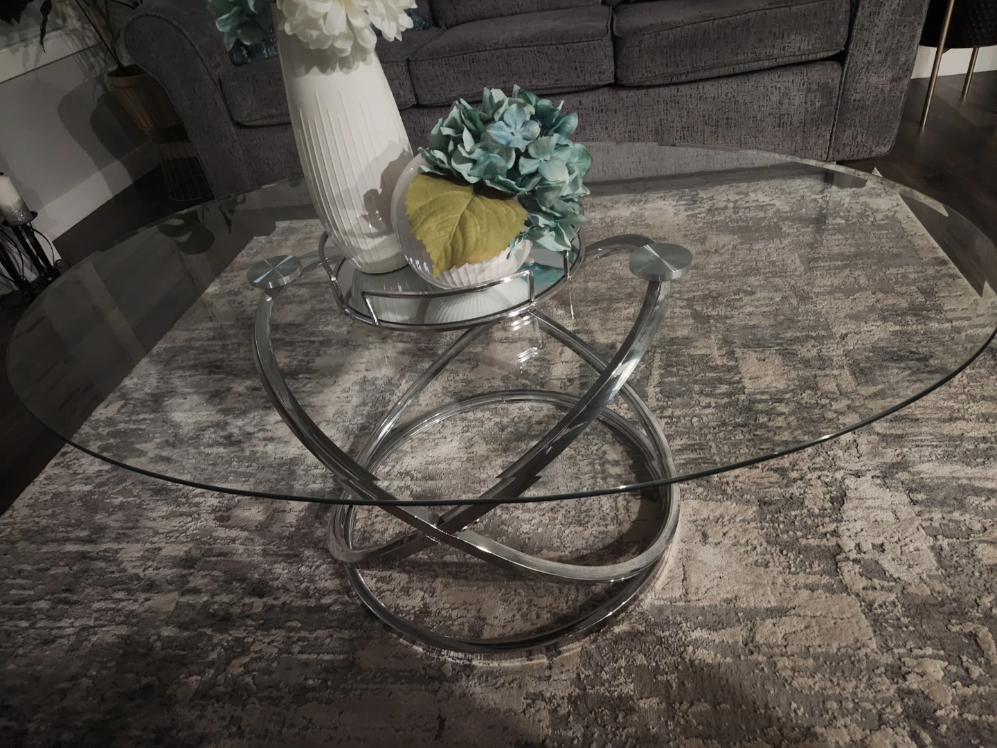 Modern oval glass coffee table with chrome base - photo 4