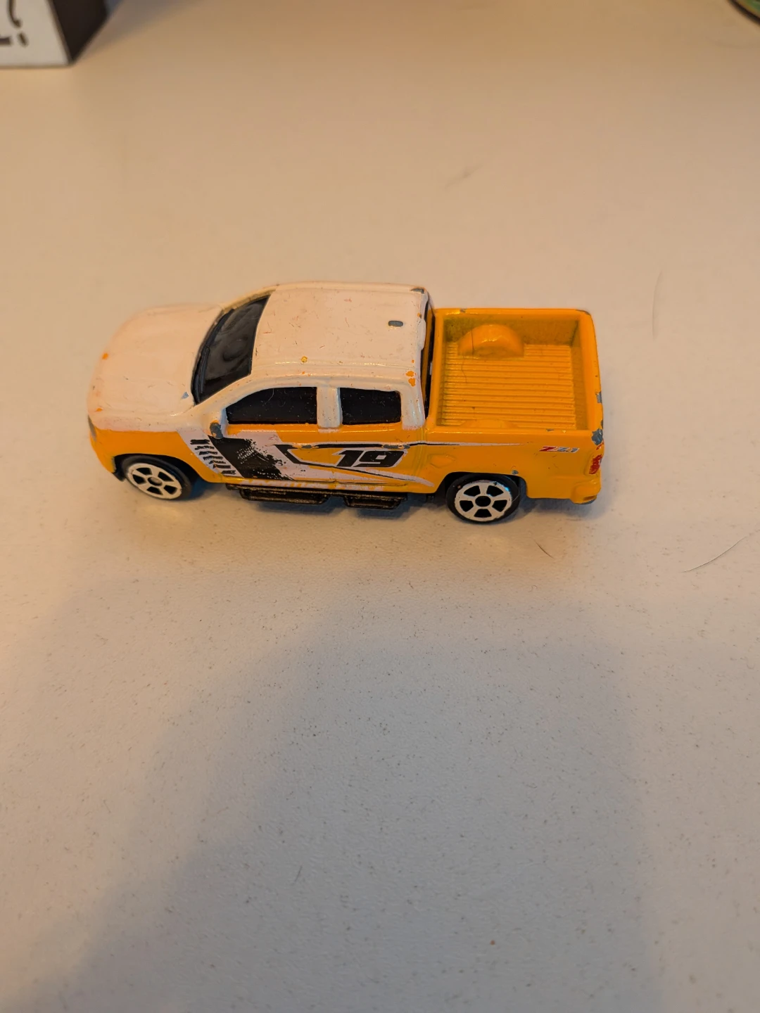 Hot Wheels Z71 Chevrolet Truck - photo 4