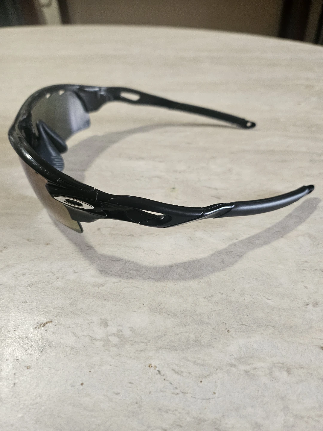 Oakley Sunglasses with Case - photo 3