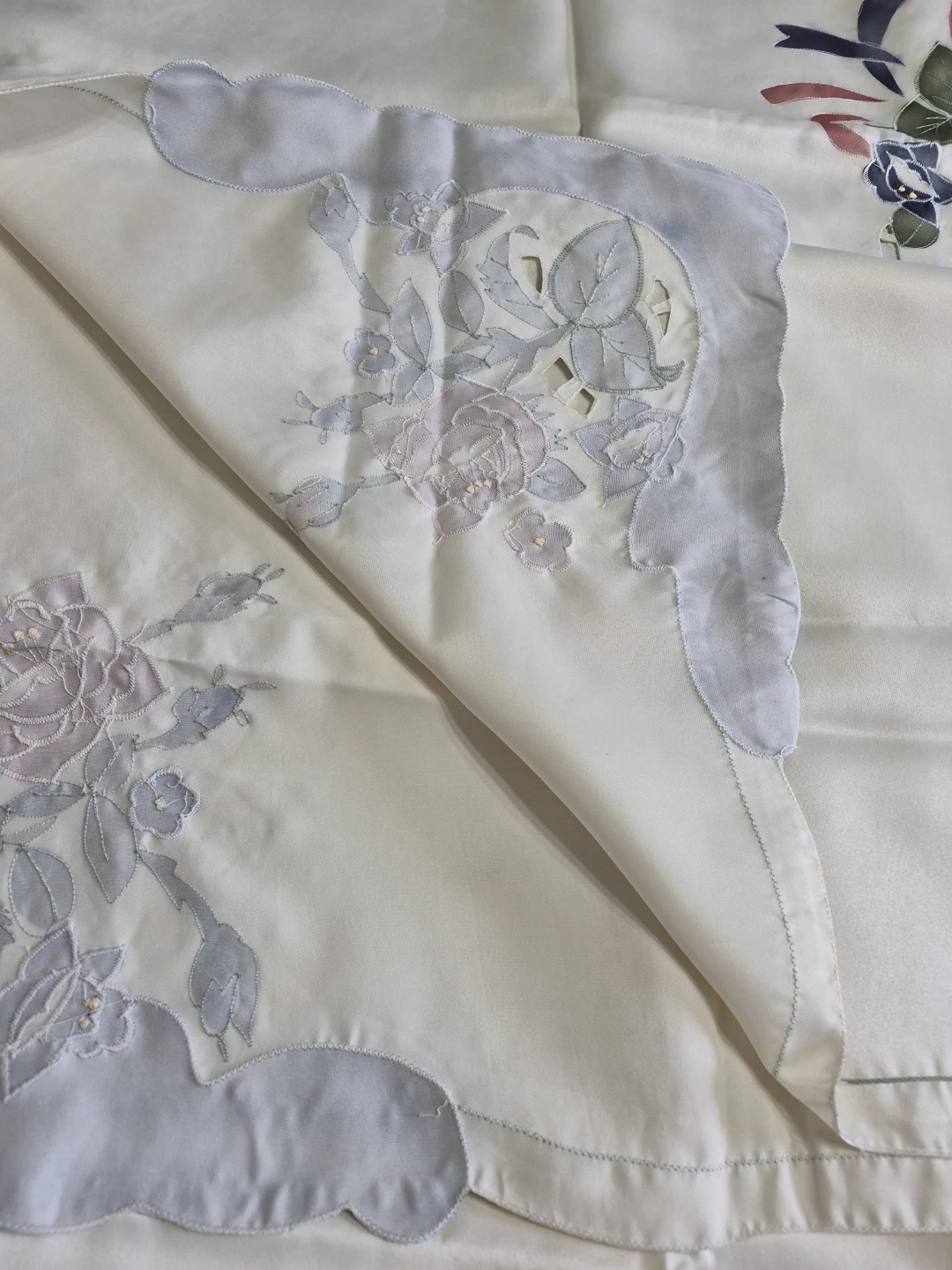 Beautiful 72" x 90" Tablecloth Table Decor - photo 4