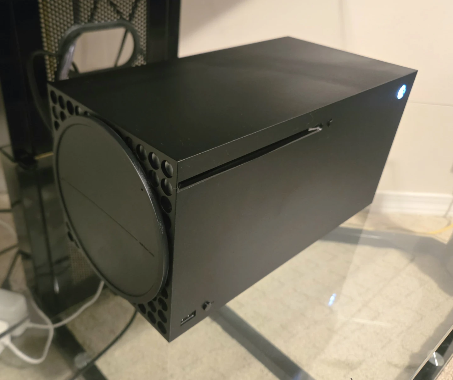 Xbox Series X 1TB + Assassin's Creed Valhalla - photo 4