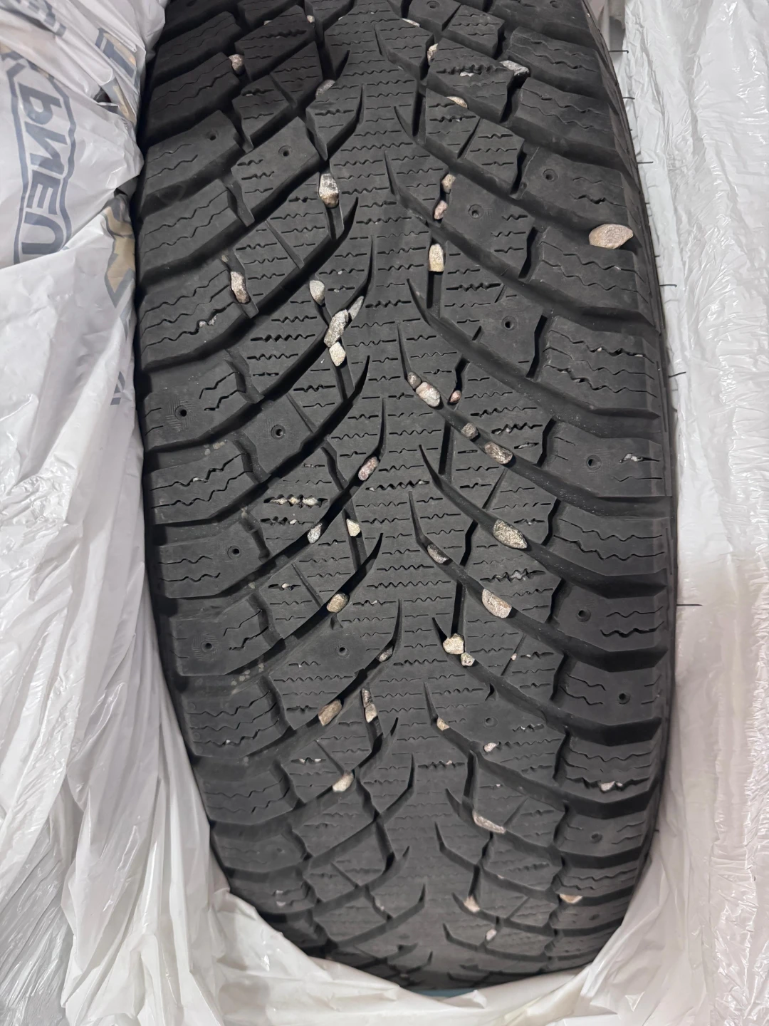 4 Rovelo Winter Tires and 16-inch Steel Rims - photo 3