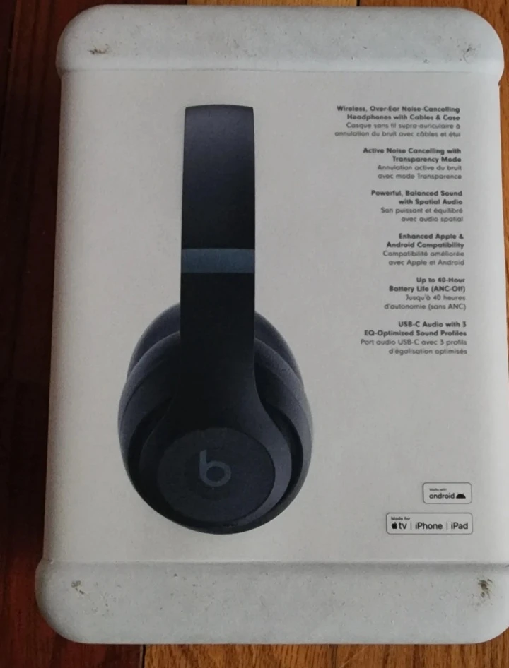 Beats Studio Pro Wireless Noise Cancelling Headphones - photo 3