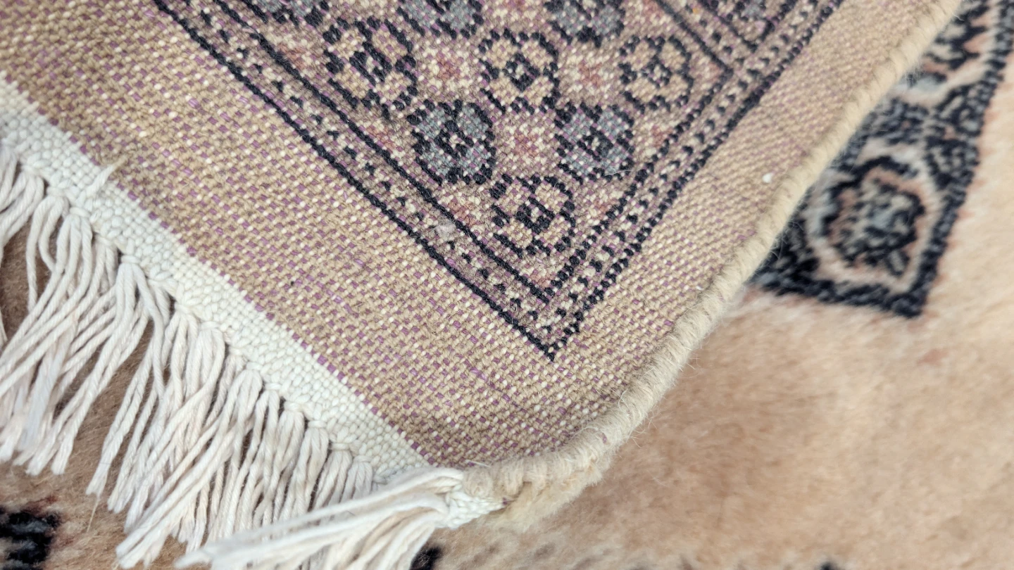 Hand knotted Bokhara Rug - photo 3