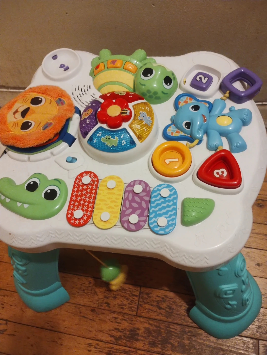 VTech Play & Learn Activity Table / Musical Baby Activity Center - photo 2