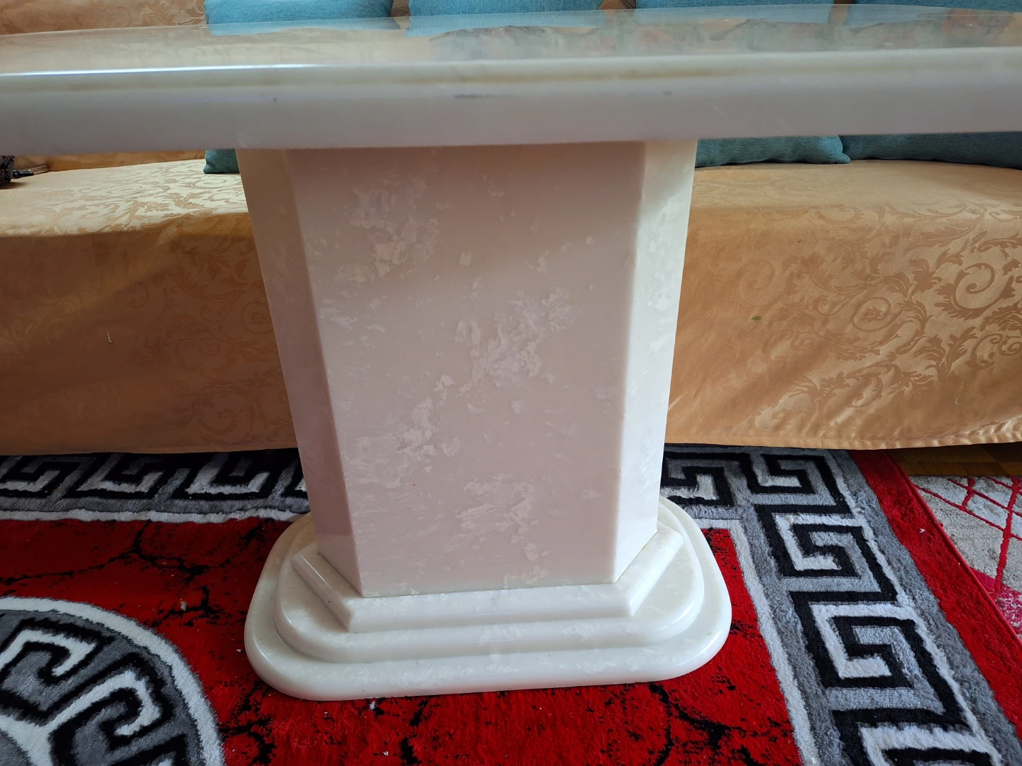 Pure marble table with four chairs - photo 3