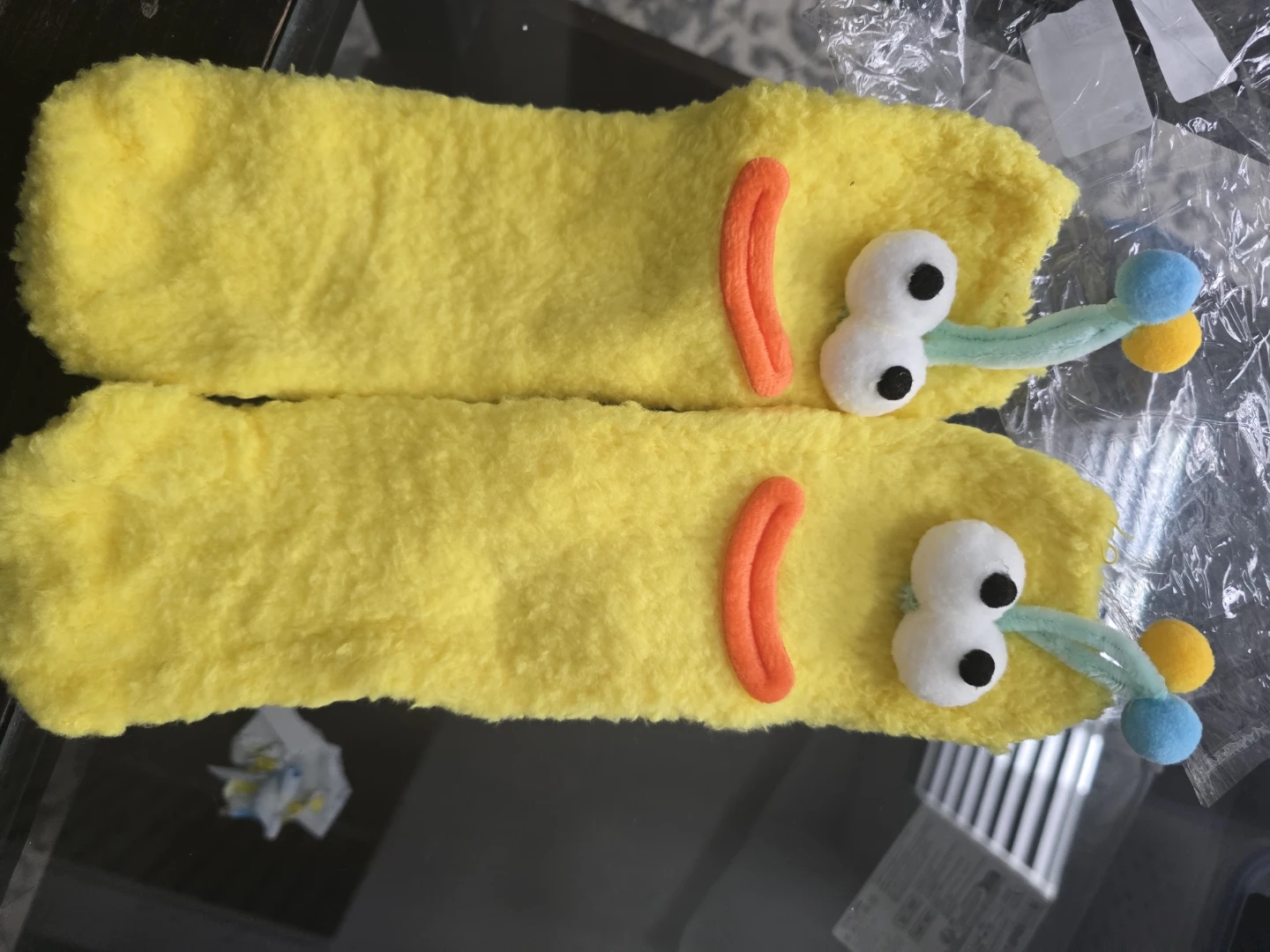 2 sets Yellow fuzzy character socks - photo 3