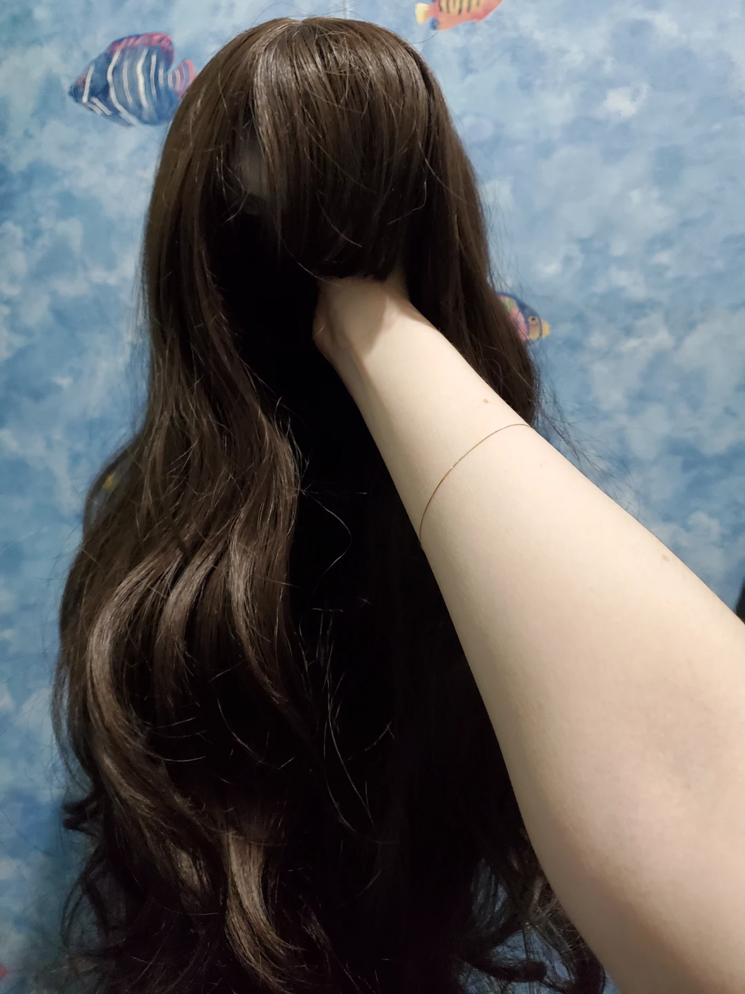 Medium-dark brown synthetic long wavy wig - photo 5