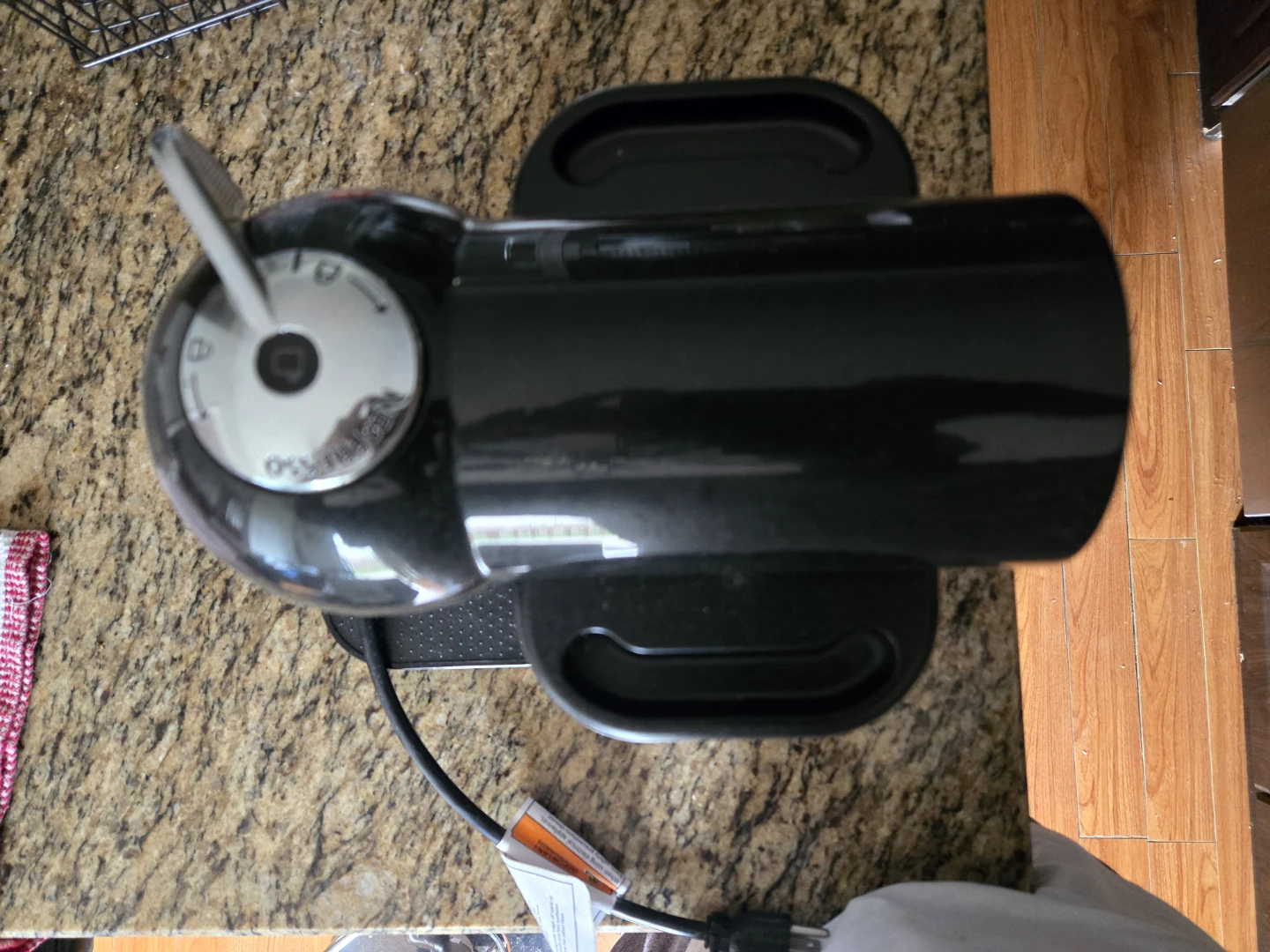 Nespresso Vertuo coffee machine - photo 2