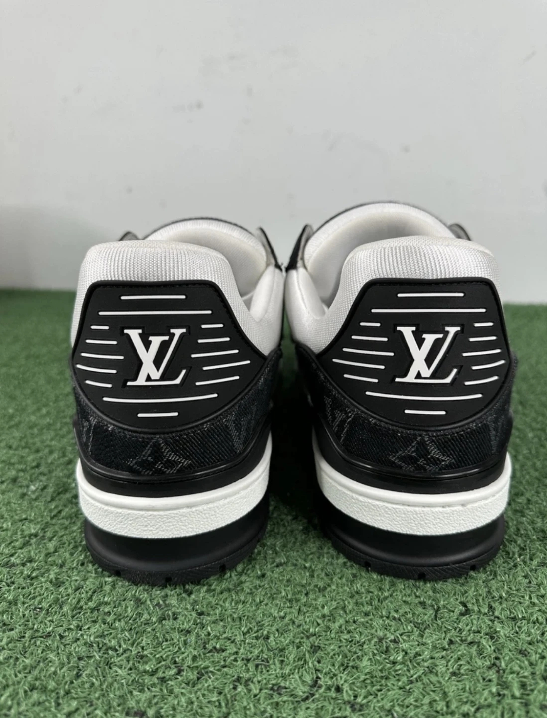 Louis Vuitton LV Trainer Sneakers Black and White - photo 4