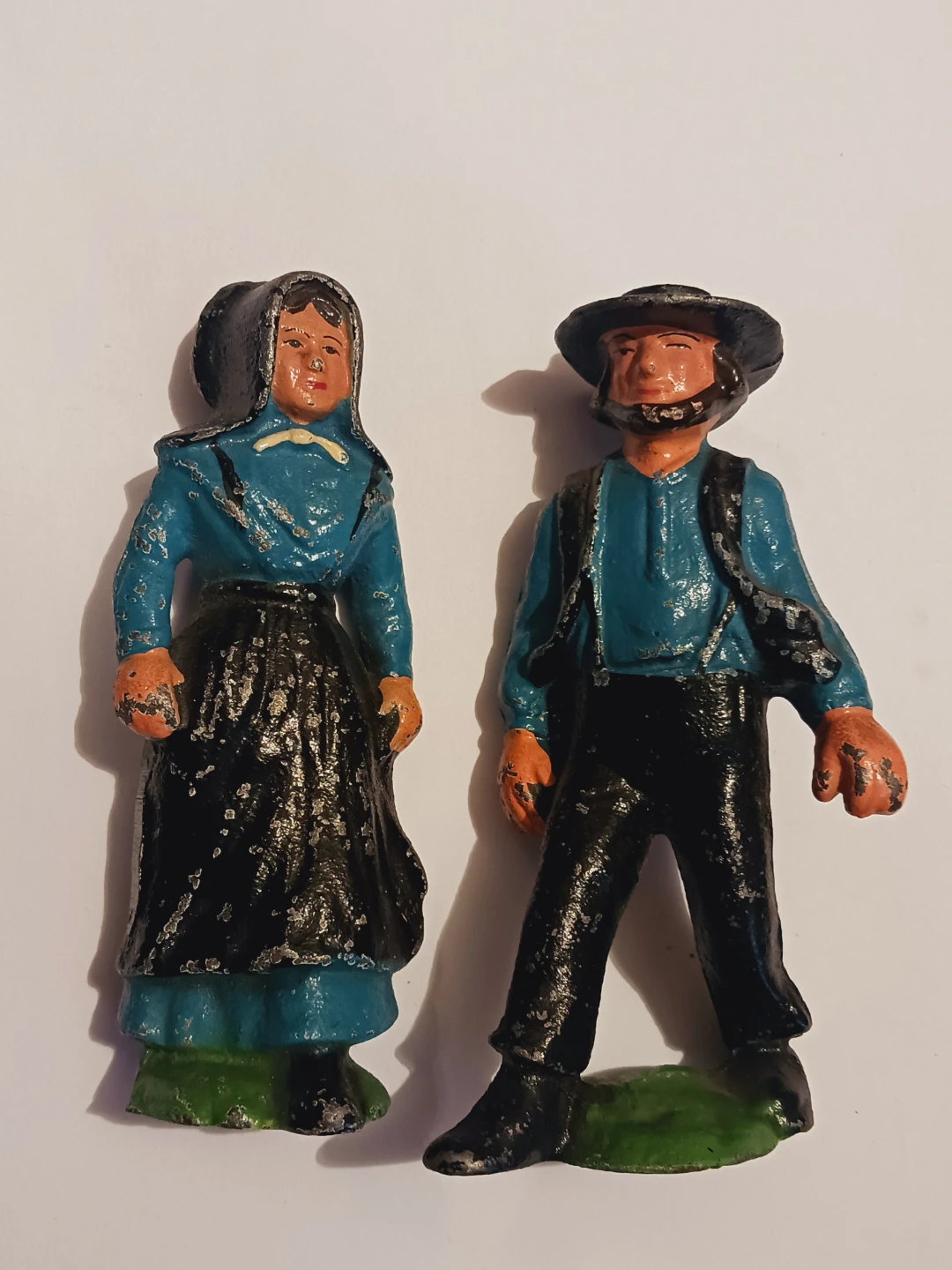 Vintage cast iron Amish Couple figurines