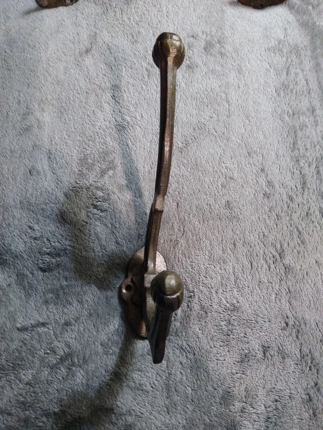 4 cast iron antique double coat hooks - photo 4