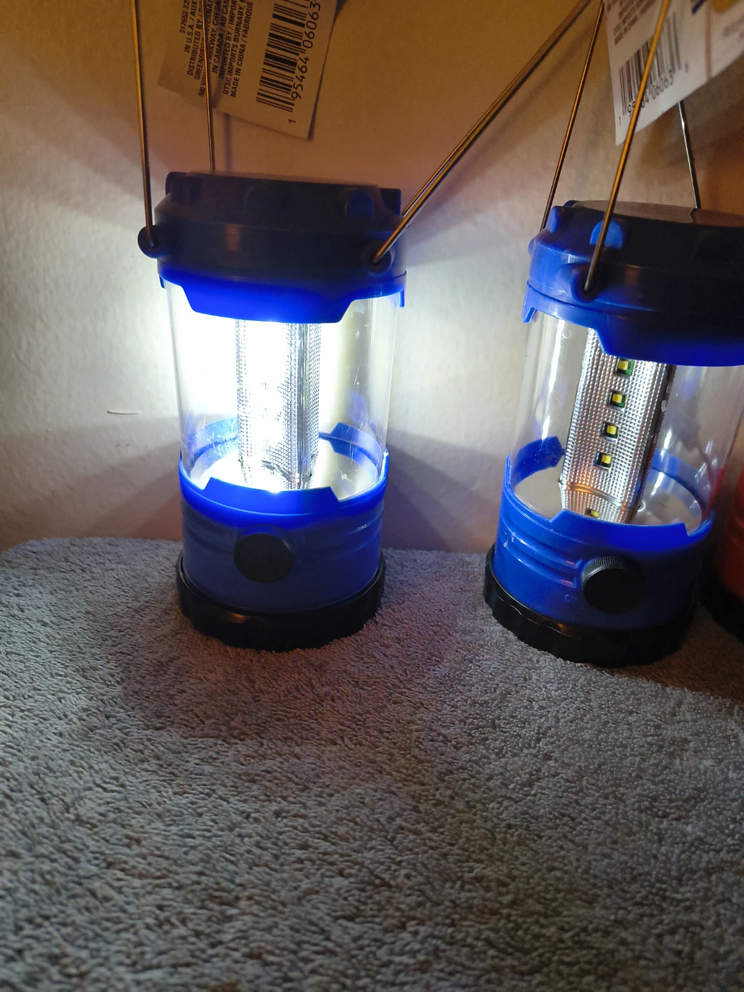 Led lantern 12 led bulbs  3 AAA battery operated - photo 2
