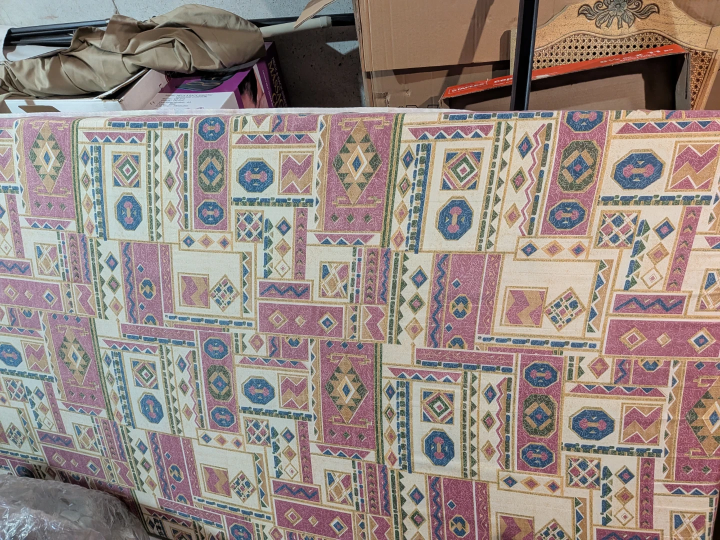Single mattress no stains, no tears. Good condition