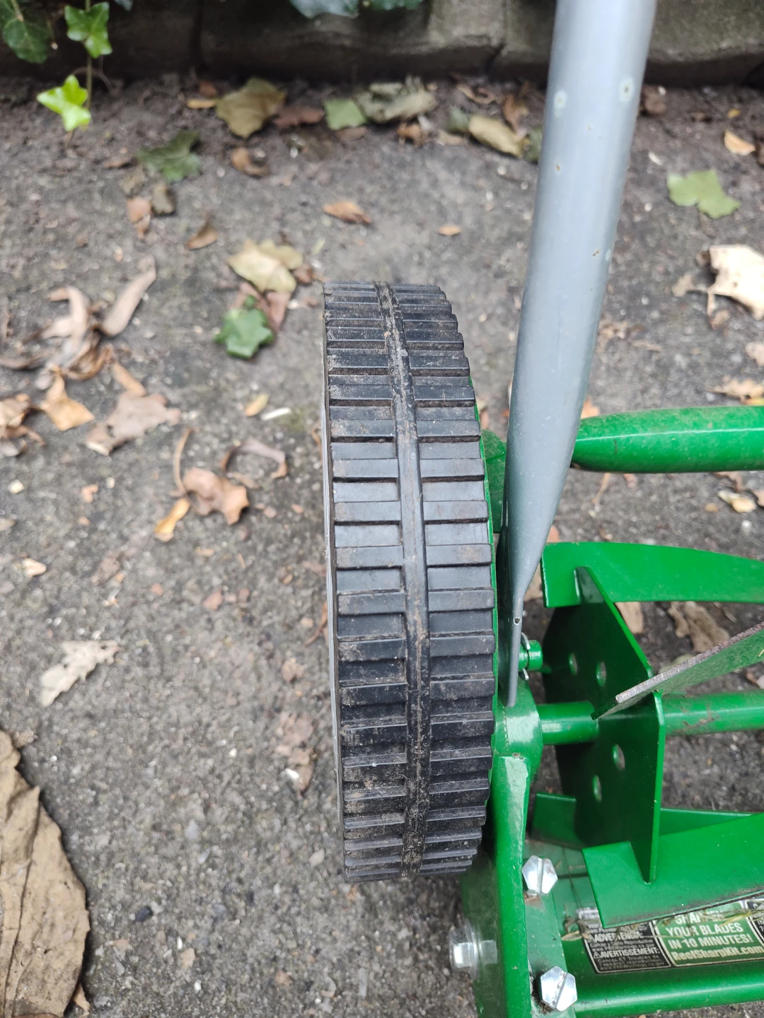 Scotts 14" Manual Reel Lawn Mower - photo 3