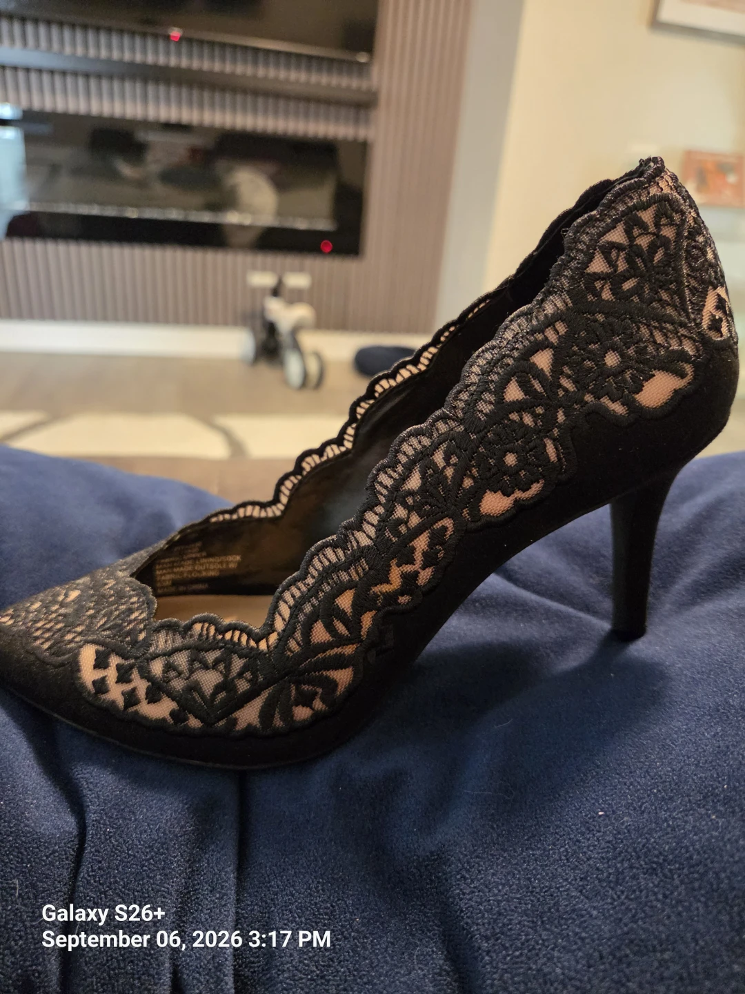 I.N.C. Black Lace Stiletto Pumps Size 6.5M - photo 2