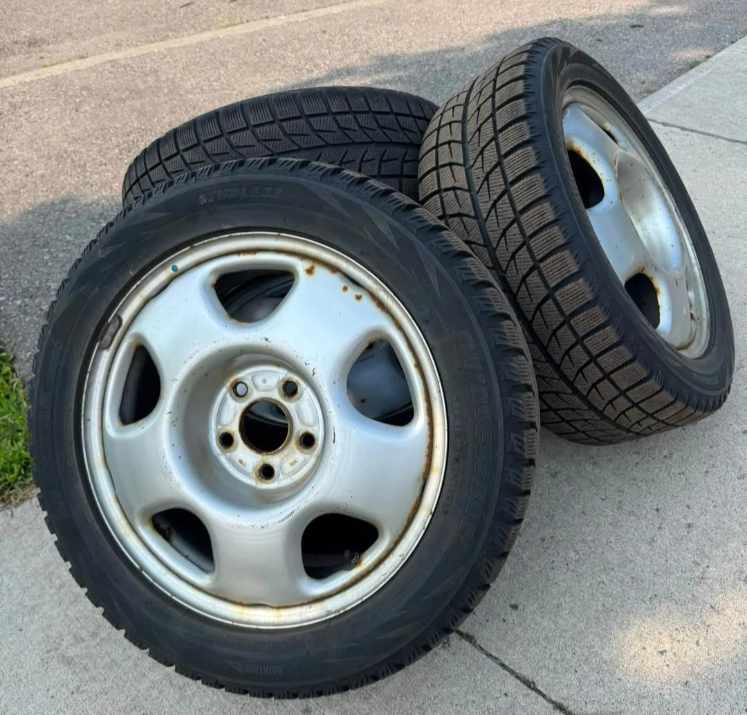 LIKE NEW Honda Accord Winter Tires on OEM Honda rims. 5x114.3.