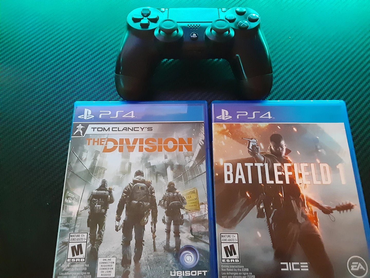 PS4 Controller with The Division and Battlefield 1