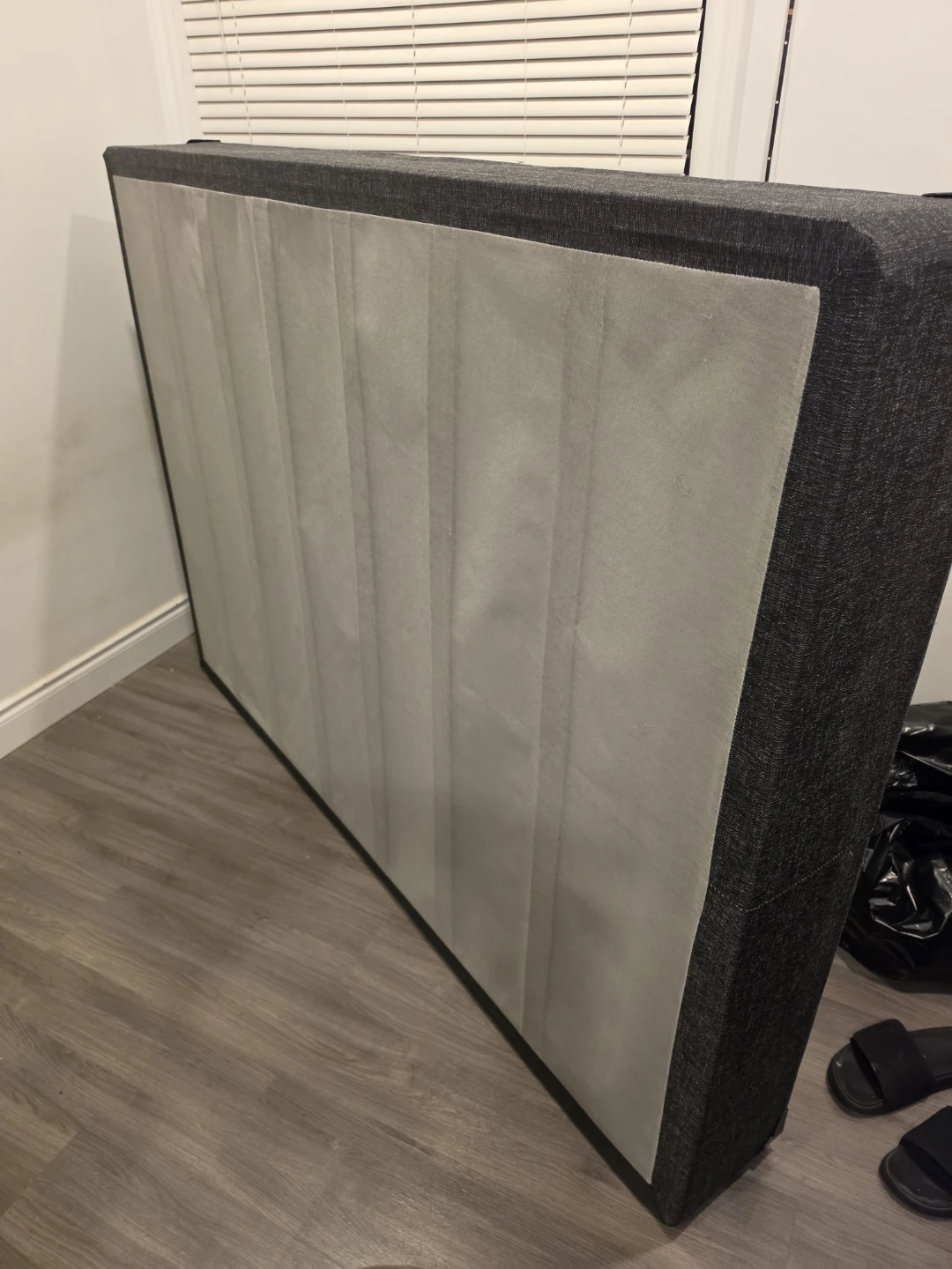 Double/Full  sizeDormeo 54 inch Mattress Foundation