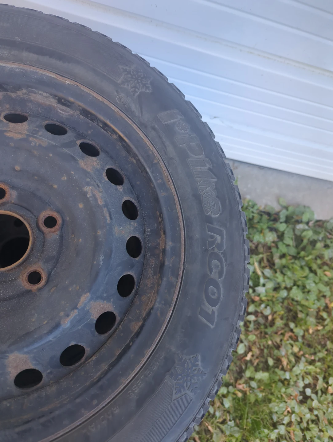 4 Hankook i-Pike Winter Tires on Steel Rims - photo 2