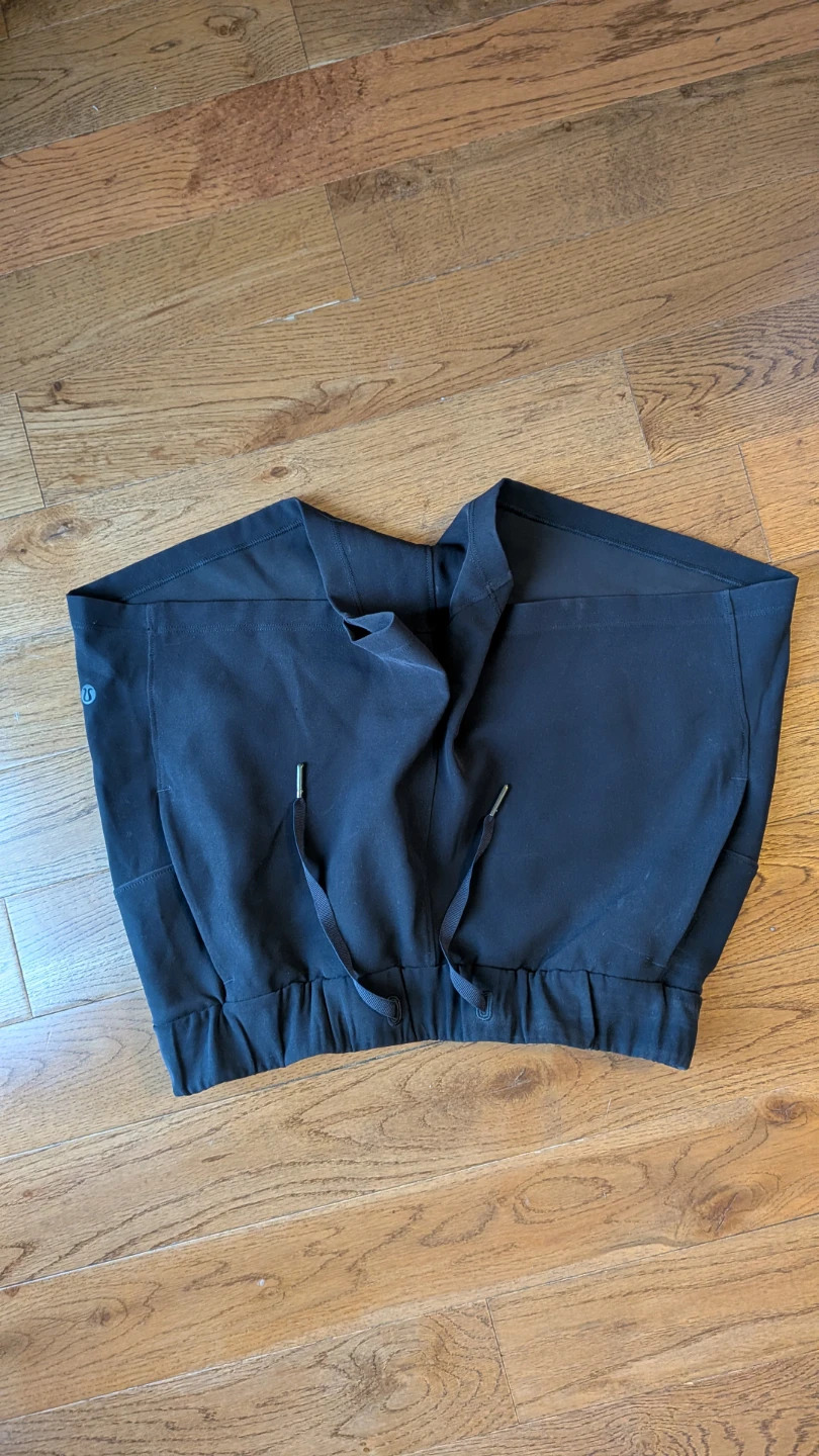 Lululemon Black Athletic Shorts Size 4 - photo 2