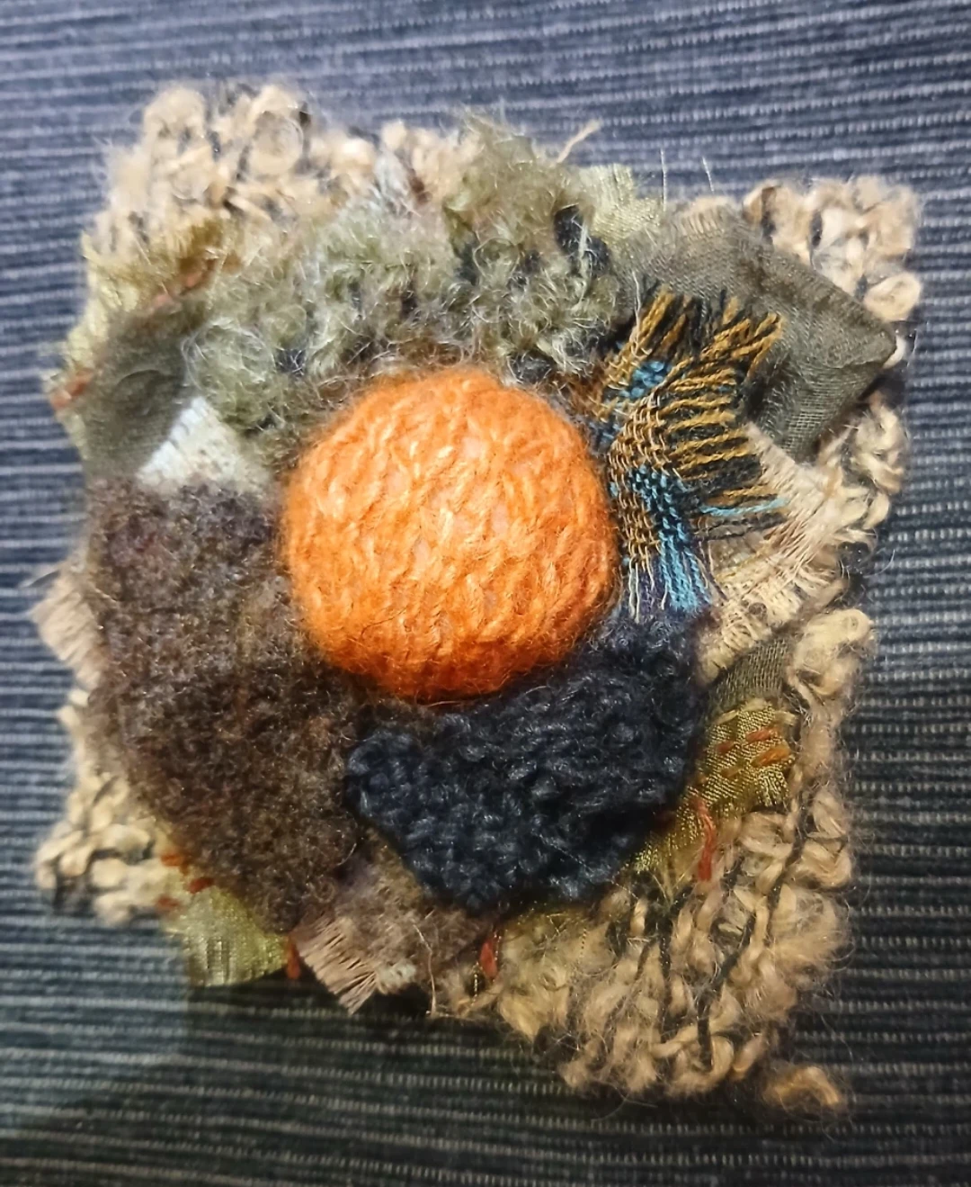 🏈 Soft knit fabric pin by Mieko - photo 3