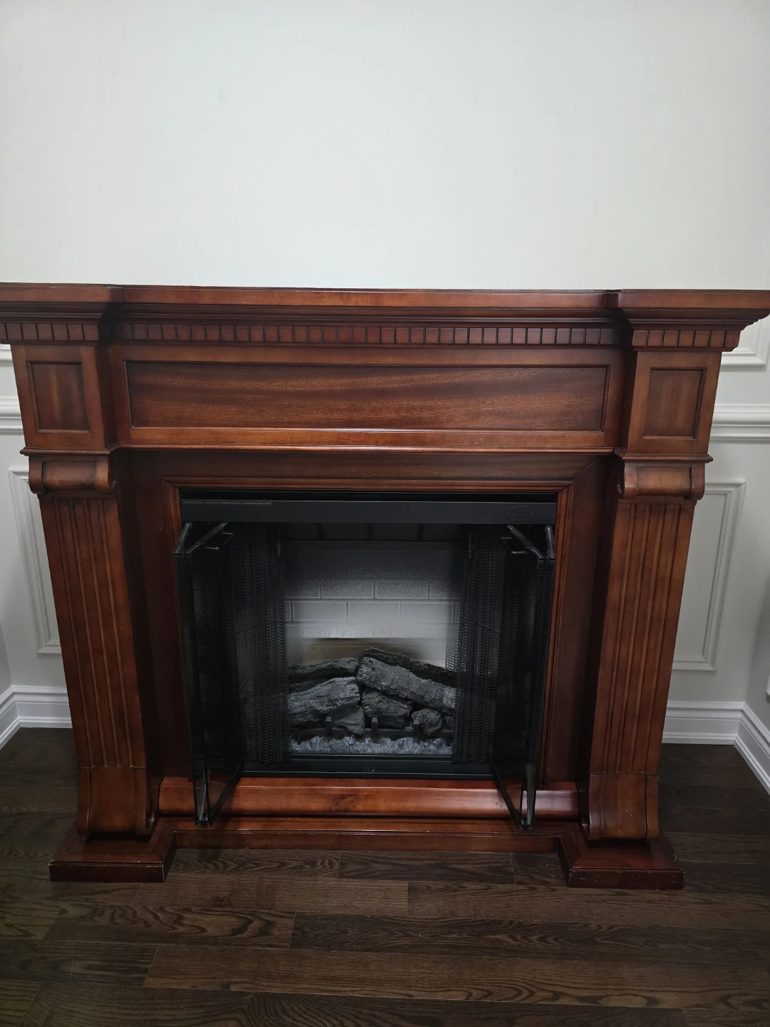 Classic Wood Electric Fireplace Mantel - photo 3