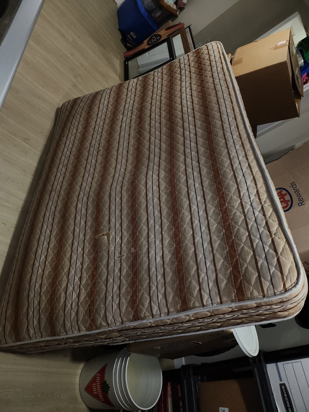 Box springs and mattresses - photo 2