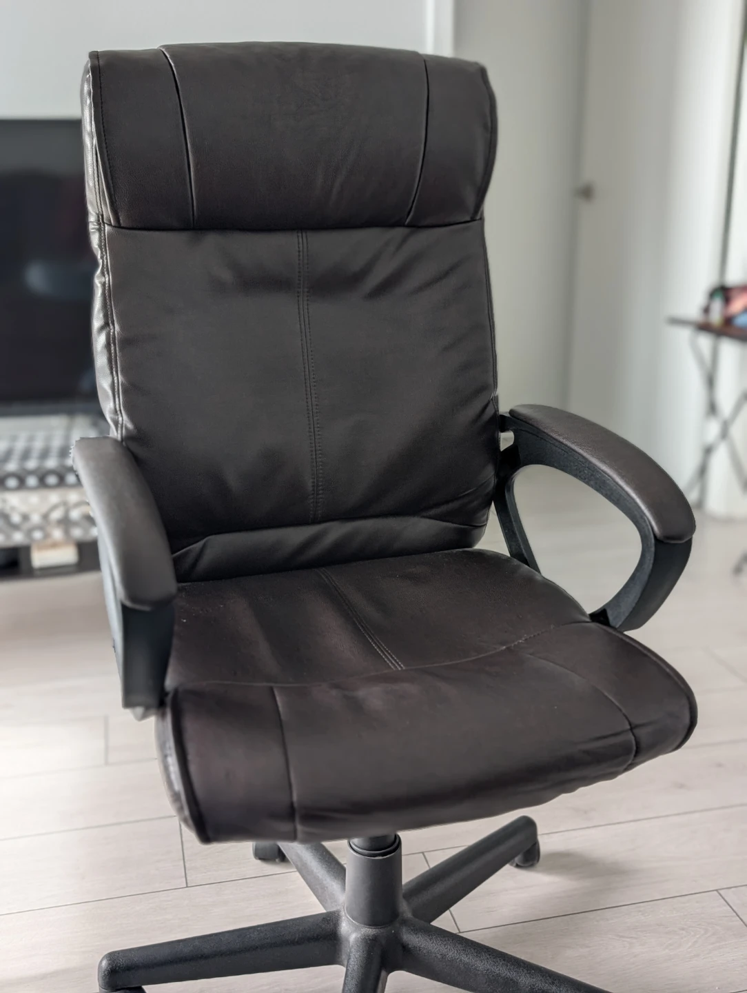 Black Office Chair - photo 2