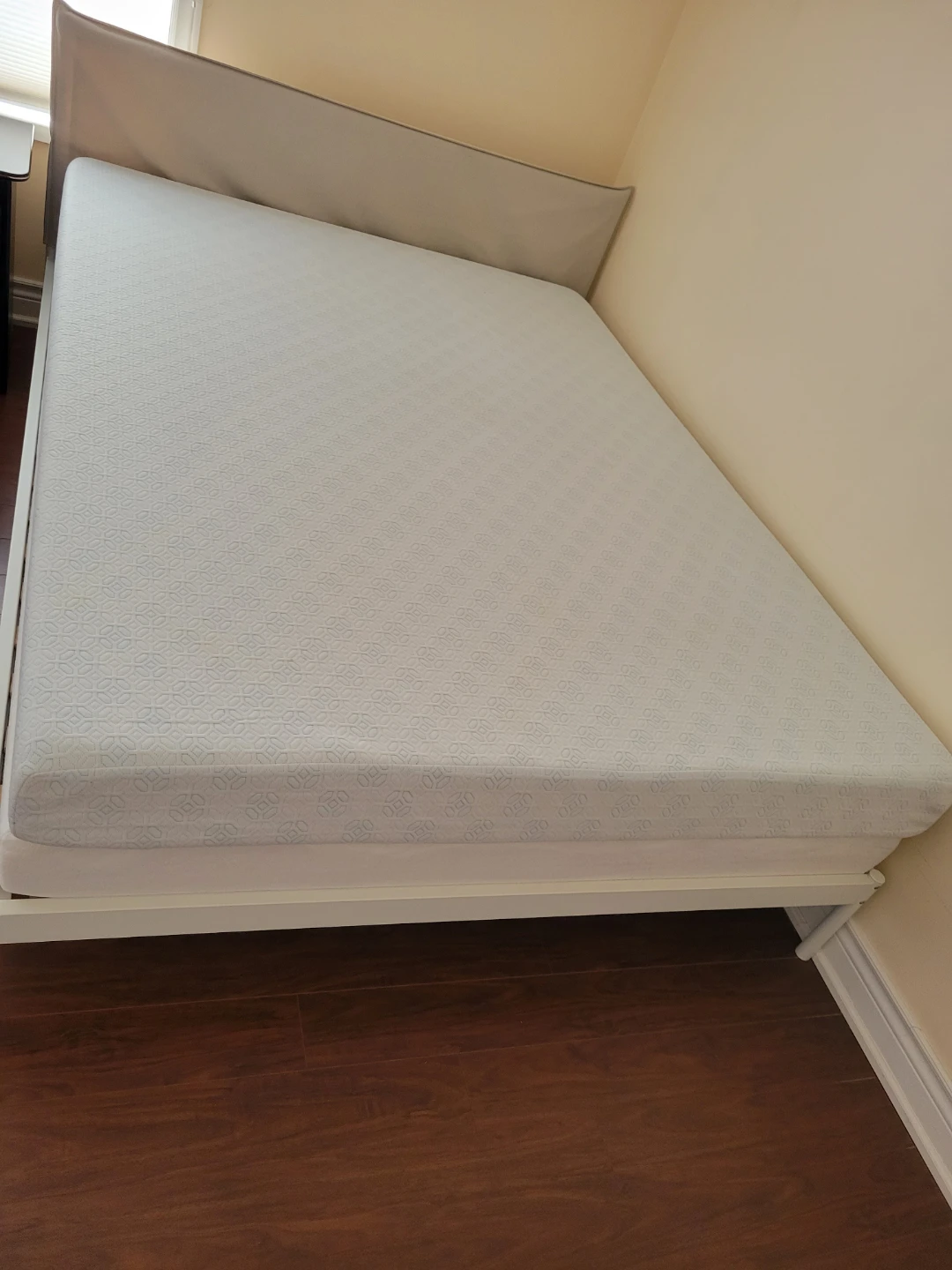 8" Queen memory Foam Mattress - photo 2