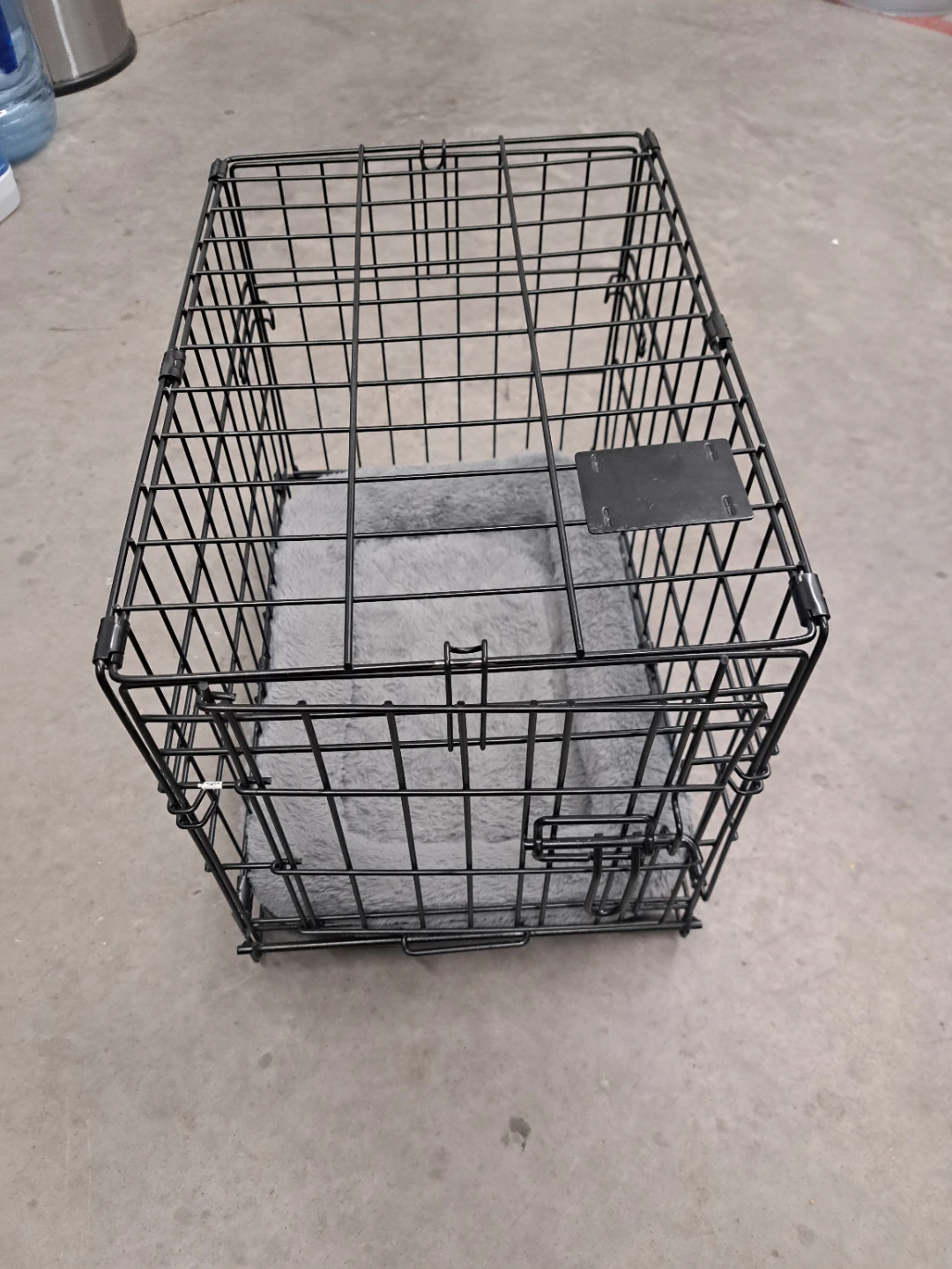 Black Metal Dog Crate with Grey Mat