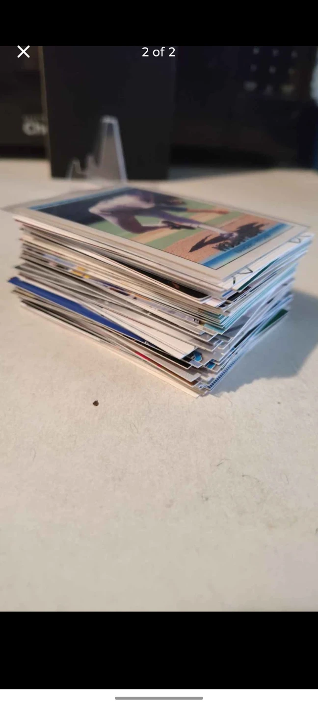 Stacks of sports cards for free - photo 2