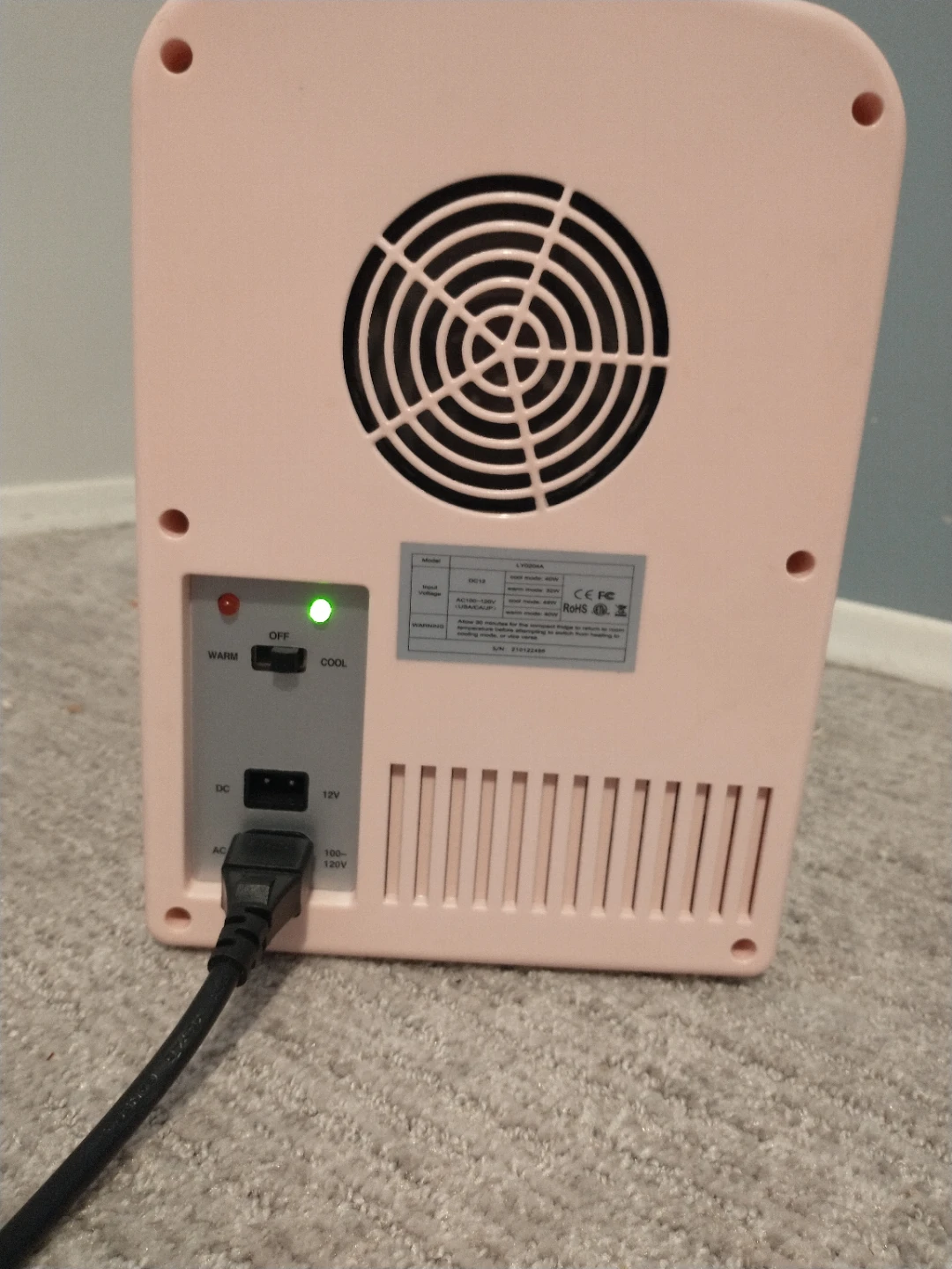 AstroAI Pink Mini Fridge - photo 3