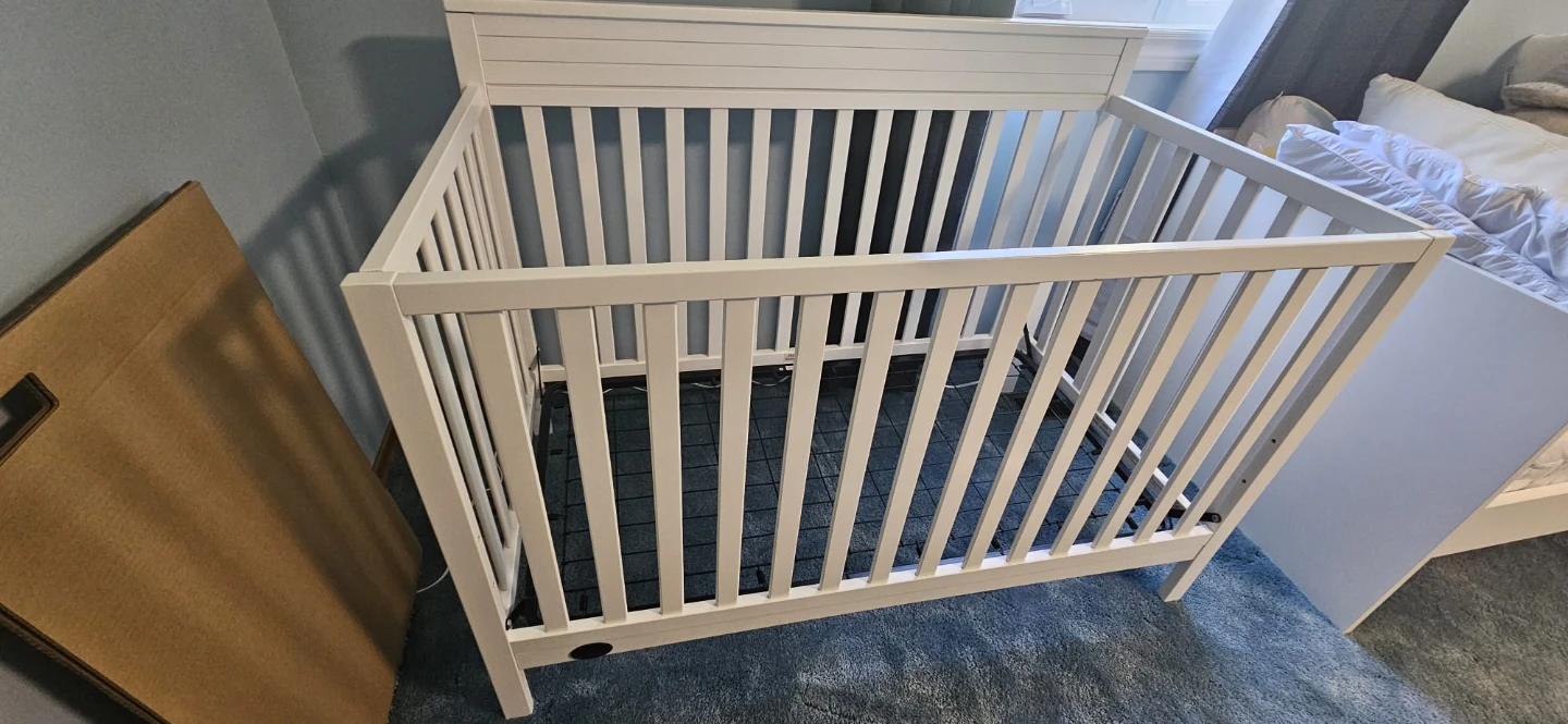 Convertible crib