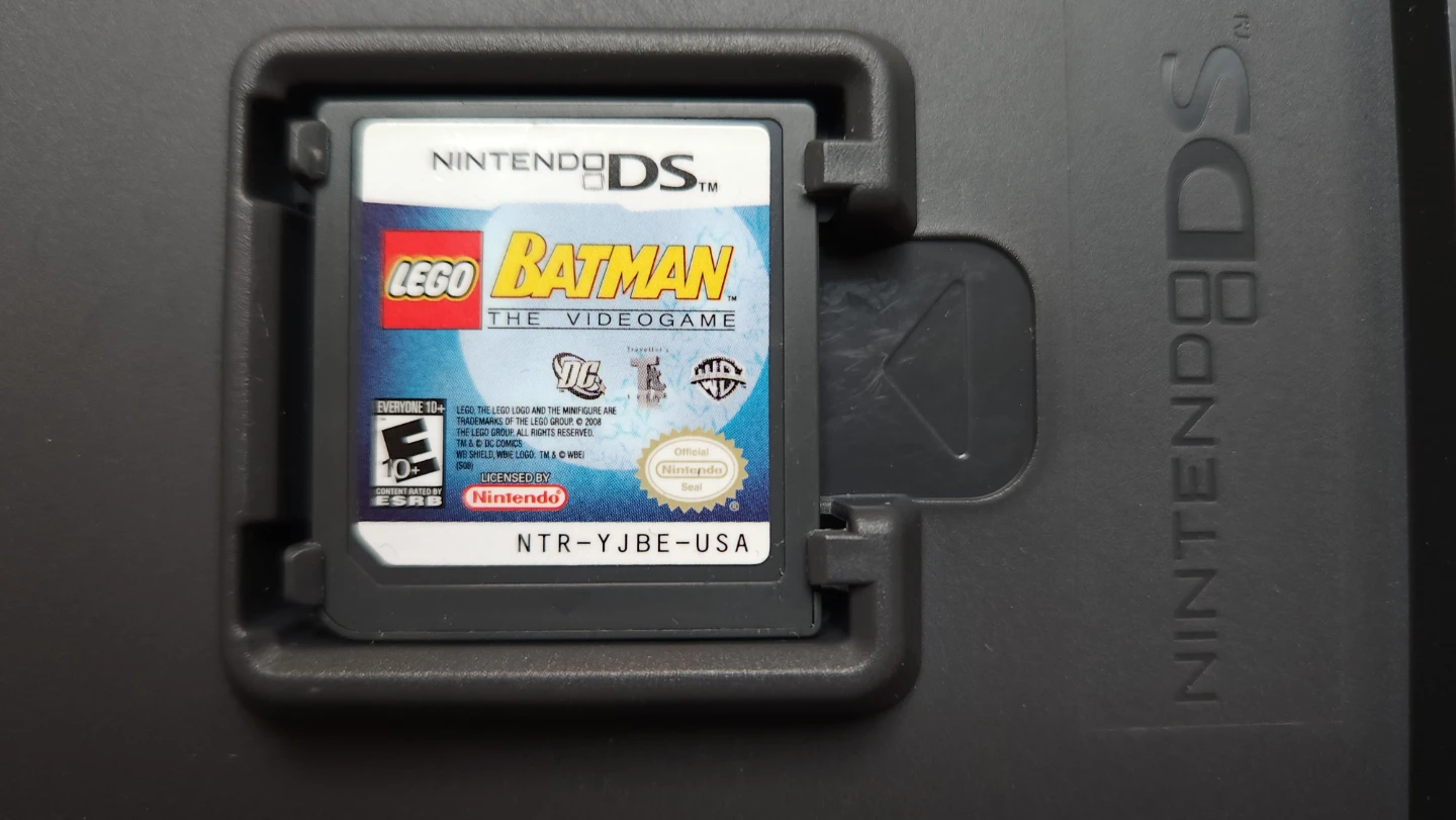 LEGO Batman: The Videogame for Nintendo DS - photo 4