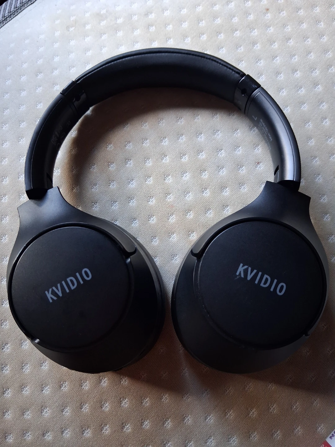 KVIDIO headphones