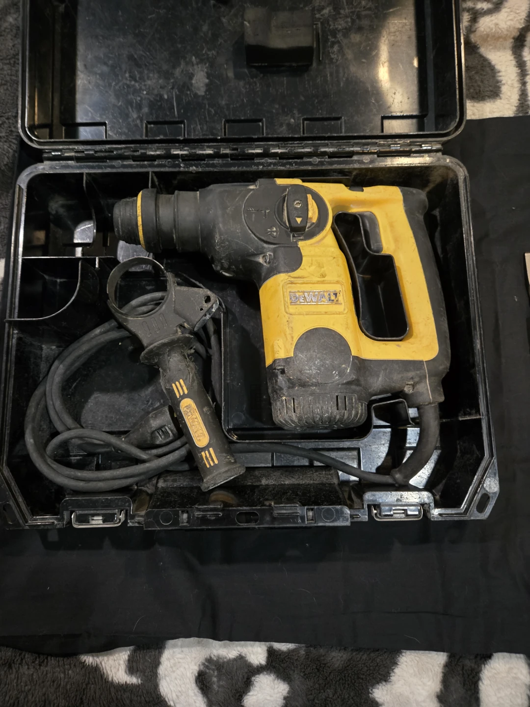 DeWalt Rotary Hammer Drill with Accessories - photo 2